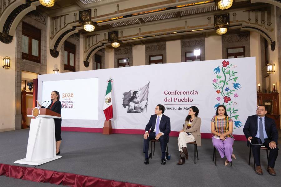 Presidenta Claudia descarta cambios extraordinarios en mandos de Sedena; es algo peri&oacute;dico, asegura