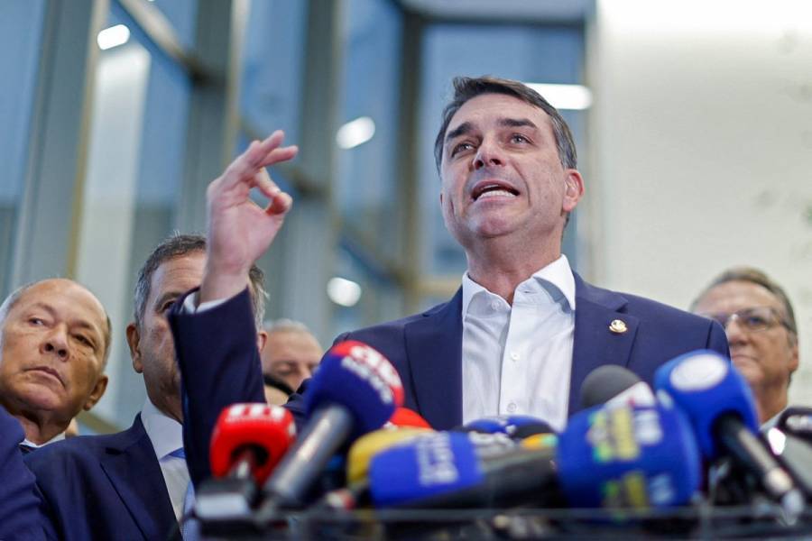 Fl&aacute;vio Bolsonaro pide a Trump que declare terroristas a bandas criminales brasile&ntilde;as