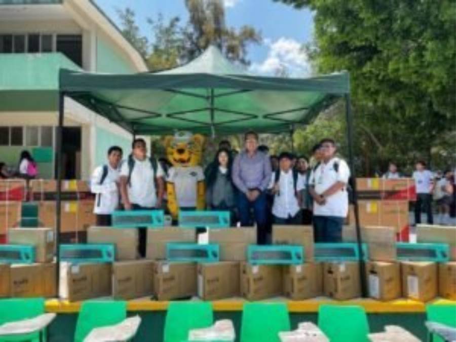 CONALEP entrega equipo de c&oacute;mputo y mobiliario en Chilpancingo para mejorar aprendizaje
