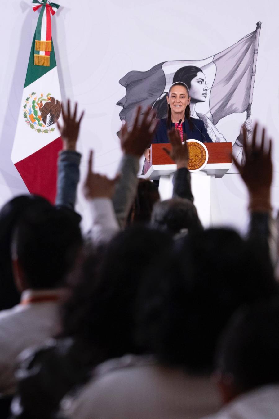 Di&aacute;logo con CNTE se mantiene y Sheinbaum conf&iacute;a en acuerdo antes del Mundial
