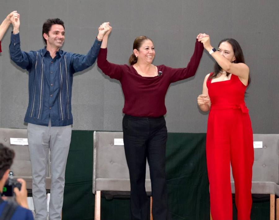 Laura Artemisa Garc&iacute;a respalda a m&aacute;s de 5 mil docentes en Puebla: 'Son los grandes transformadores'