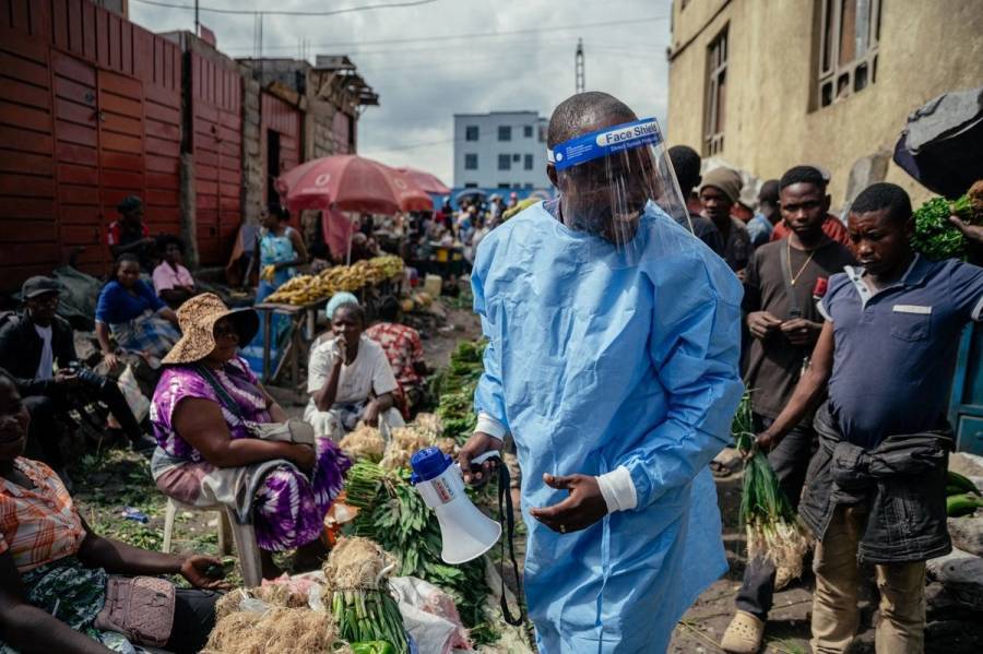 Tedros Ghebreyesus visita RDC y pide alto al fuego para frenar brote de &eacute;bola
