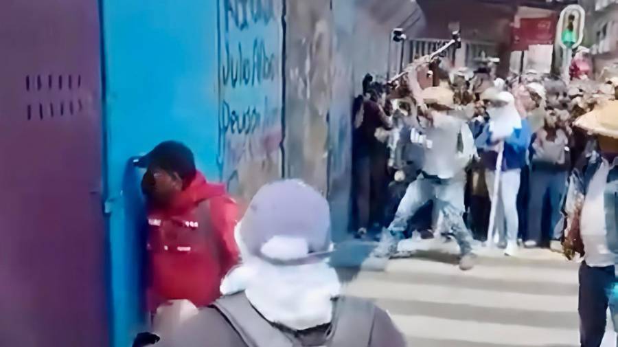 Hubo mucha provocaci&oacute;n en marcha de la CNTE; no creo que fueran maestros: Sheinbaum