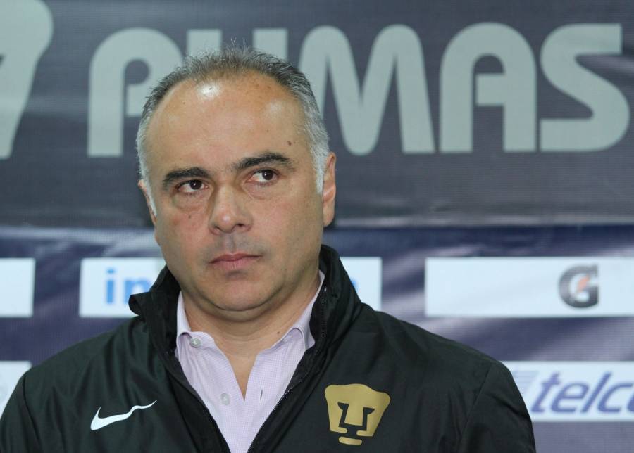 Guillermo Vázquez toma fuerza para regresar al banquillo de Pumas
