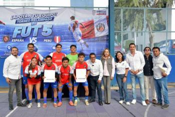 Concluye en Facultad de Administraci&oacute;n Torneo Rel&aacute;mpago de F&uacute;tbol 5