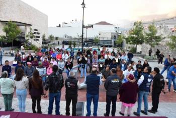 Entrega Gobierno del Estado apoyos a familias afectadas por explosi&oacute;n en Tepeaca