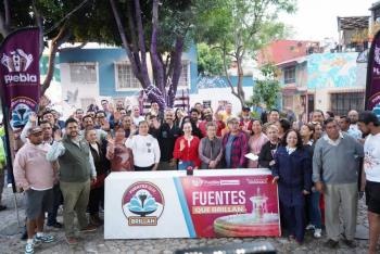 Realiza Gobierno de Pepe Chedraui mantenimiento de fuente en el Parque del Barrio de Xanenetla