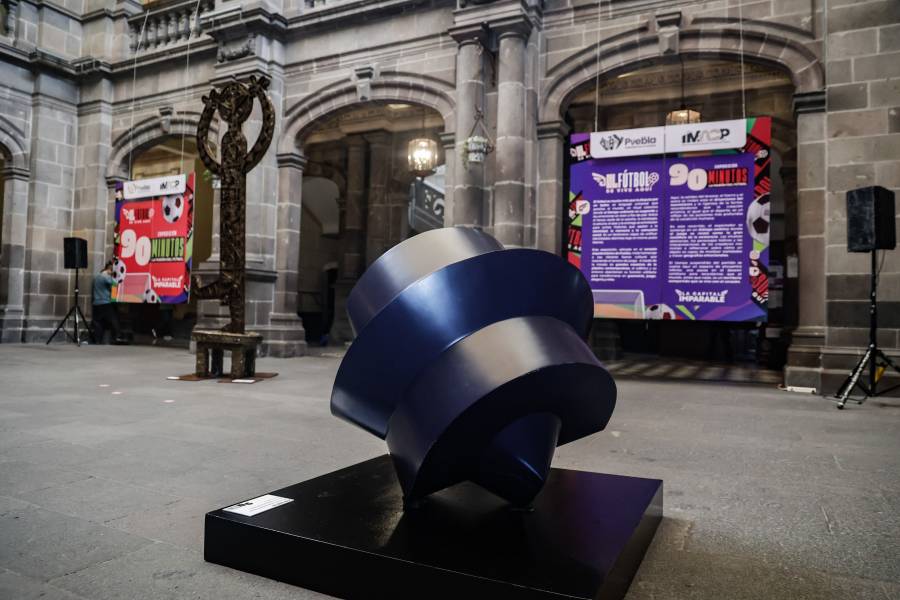 Del bal&oacute;n al arte: exhiben obras de artistas mexicanos dedicadas al f&uacute;tbol en el Centro Hist&oacute;rico