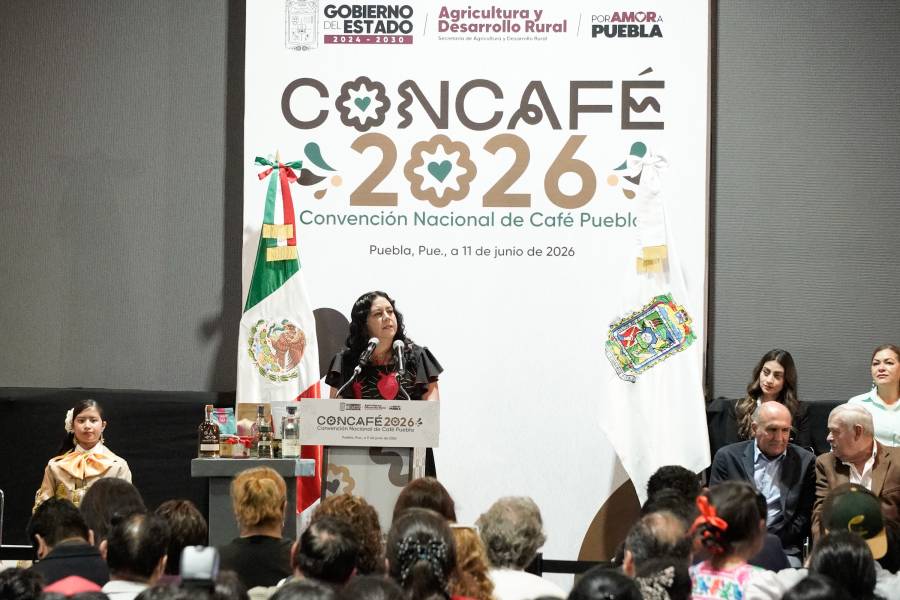 Ana Laura Altamirano suena para la alcaldía de Atlixco; Armenta elogia su trabajo en el campo