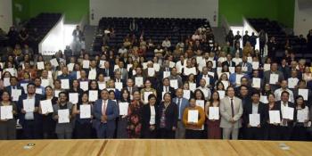 Otorga la Rectora Lilia Cedillo Ram&iacute;rez 150 definitividades a personal universitario