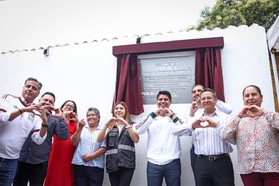 Entrega Omar Mu&ntilde;oz pavimentaci&oacute;n en Privada San Miguel