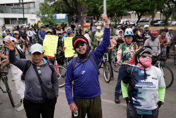 Ciclistas exigen justicia por asesinato de Cuitl&aacute;huac Mu&ntilde;oz y mayor seguridad vial en Puebla