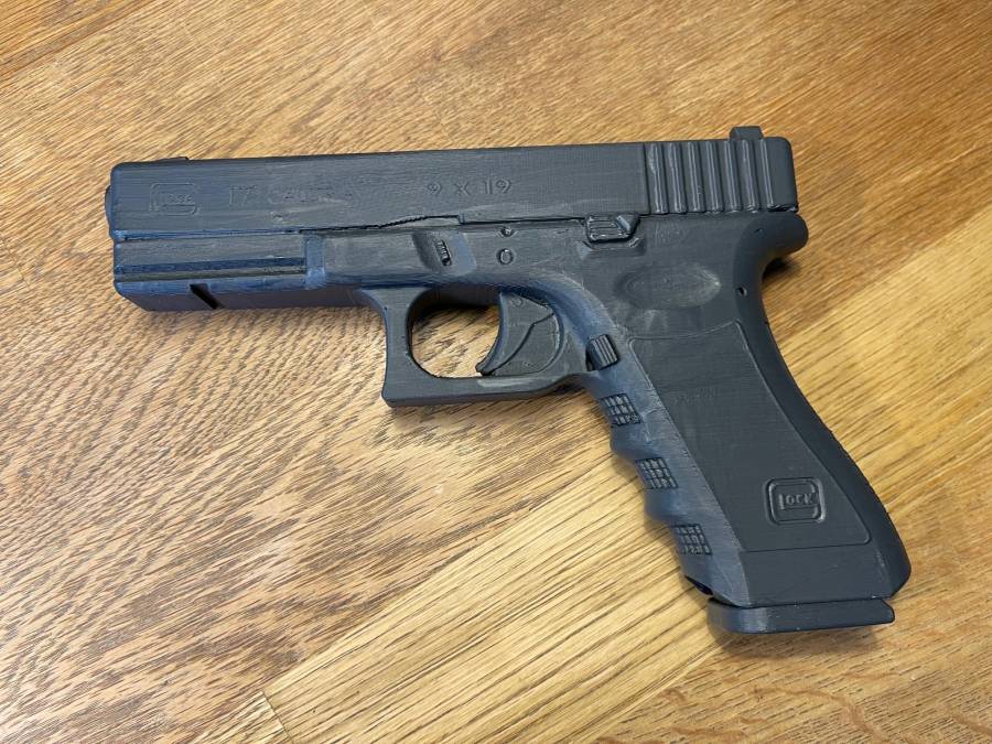 Buscan castigar con c&aacute;rcel uso de armas falsas para cometer delitos en Puebla