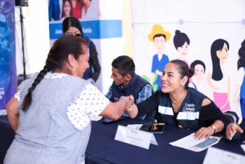 Acerca Lupita Cuautle atenci&oacute;n integral a familias de San Francisco Acatepec