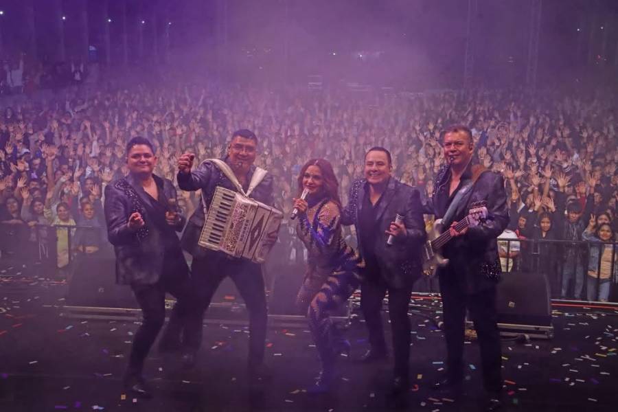 Lleno total en la Feria Cuautlancingo 2026 con Aar&oacute;n y su Grupo Ilusi&oacute;n y Mariana Seoane