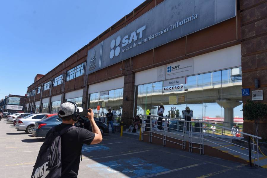 Anticorrupción inhabilita por un año a exfuncionario del SAT por omitir información patrimonial