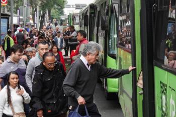Profeco llama a aficionados del Mundial 2026 a conocer sus derechos al viajar en autob&uacute;s