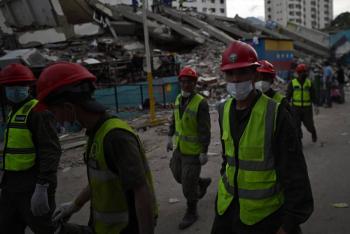 R&eacute;plica de magnitud 4.6 vuelve a sacudir el norte de Venezuela en medio de las labores de rescate