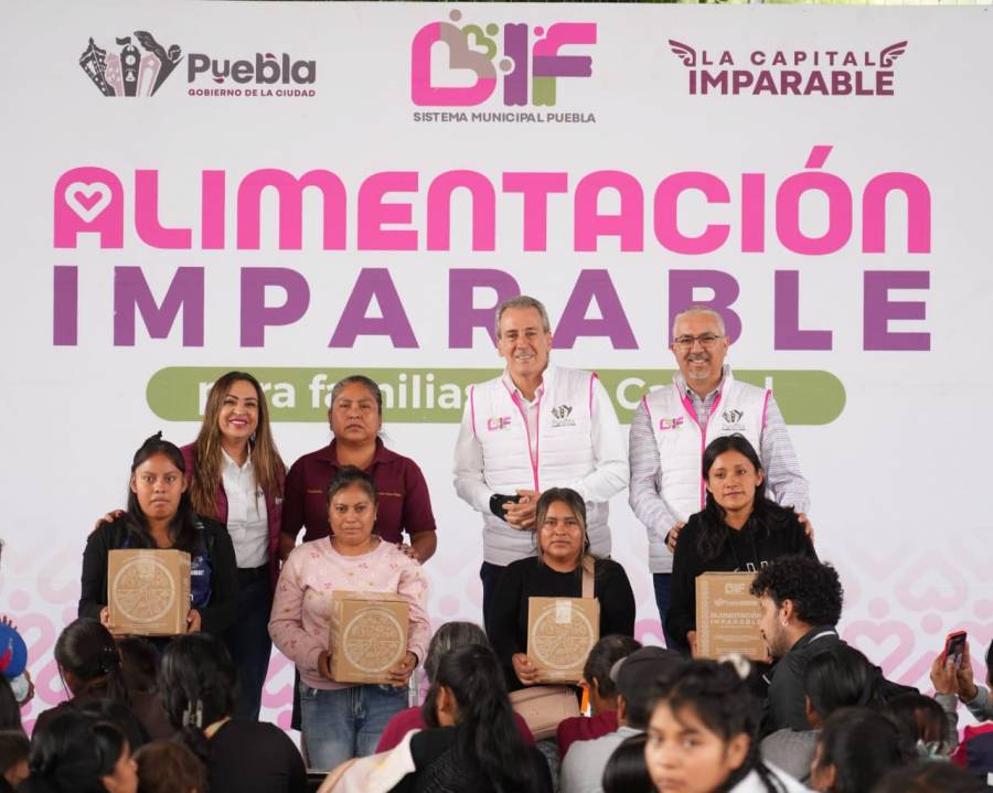 Entrega Pepe Chedraui 3 mil apoyos alimentarios en San Andr&eacute;s Azumiatla