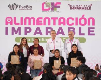 Entrega Pepe Chedraui 3 mil apoyos alimentarios en San Andr&eacute;s Azumiatla