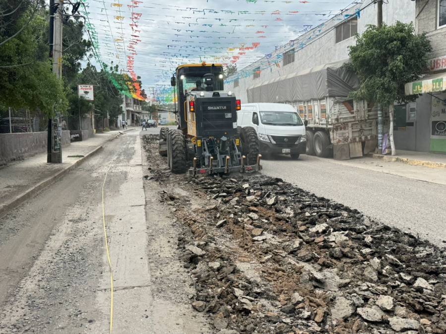 Interviene Gobierno del Estado tramo carretero San Diego Chalma - Santa Cruz Acapa en Tehuac&aacute;n
