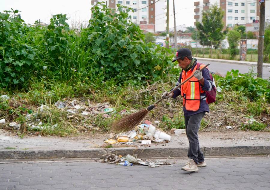 Ayuntamiento lleva jornada de mantenimiento a barrios de San Pedro Cholula