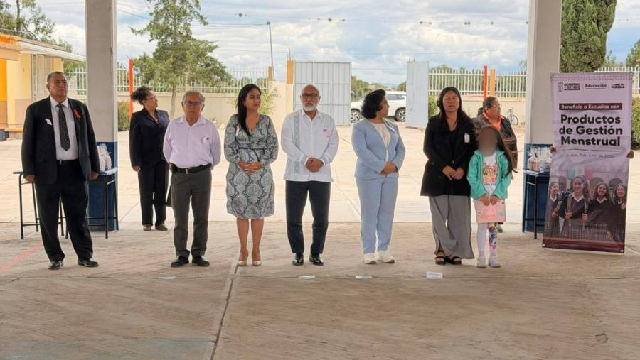 Asiste la diputada Celia Bonaga a la entrega de productos de gesti&oacute;n menstrual en Palmar de Bravo