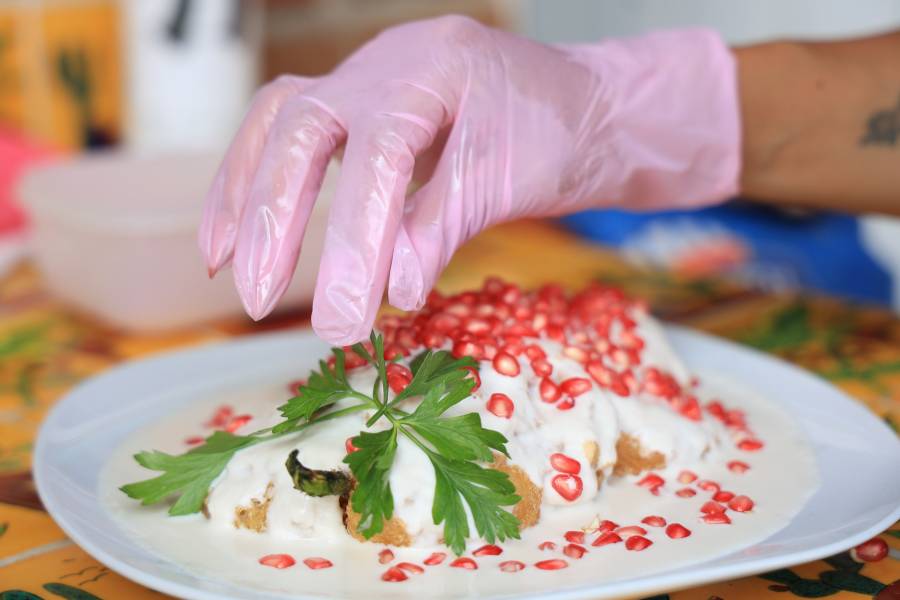 Puebla prev&eacute; vender 4.45 millones de Chiles en Nogada en 2026