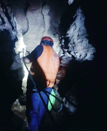 Suspenden b&uacute;squeda en gruta de Cuetzalan; siguen tres desaparecidos