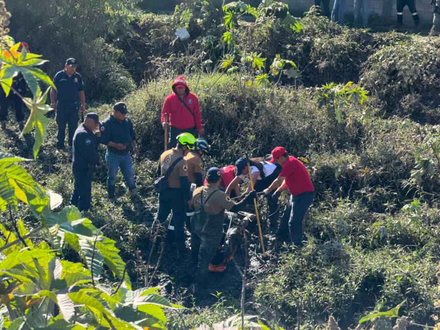 Localizan sin vida al subdirector de la Polic&iacute;a de Ocoyucan arrastrado por el Atoyac