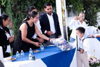 Lupita Cuautle acompa&ntilde;a a estudiantes de San Andr&eacute;s Cholula en la culminaci&oacute;n de su ciclo escolar