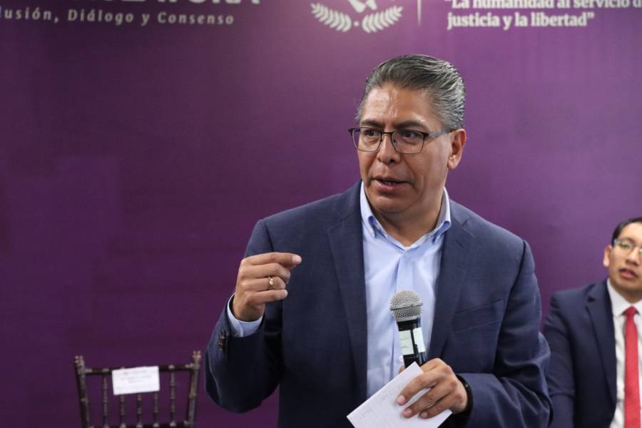 Participa diputado Marcos Castro en conferencia sobre los retos del derecho mexicano