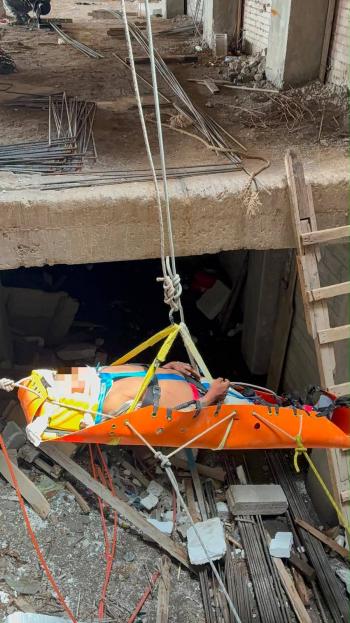 Rescatan a hombre tras ca&iacute;da de 10 metros en obra en construcci&oacute;n