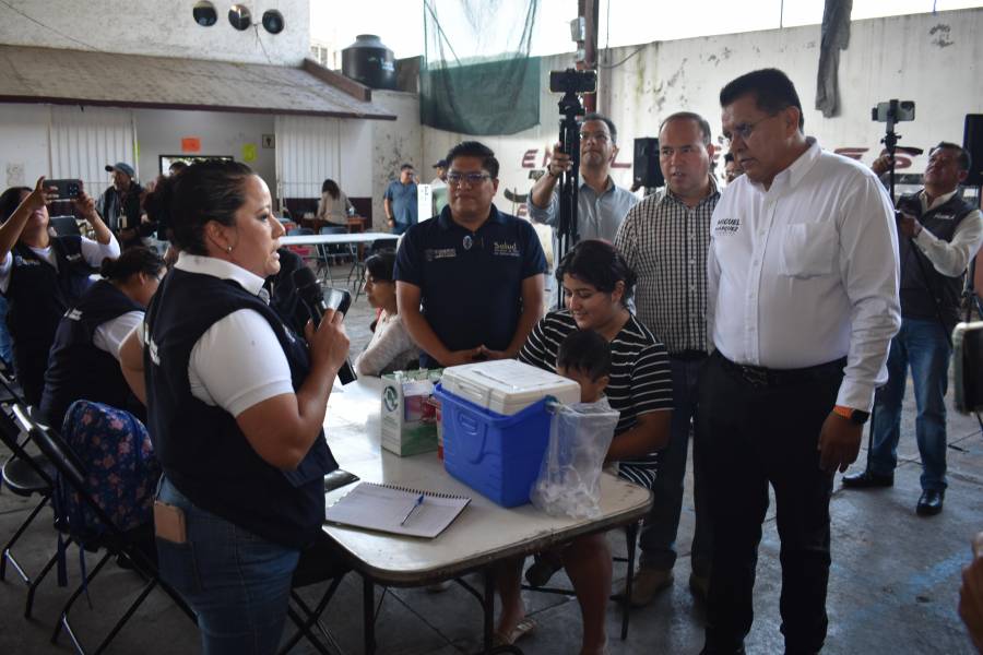 Mantiene diputado Miguel M&aacute;rquez trabajo de gesti&oacute;n en favor de las familias
