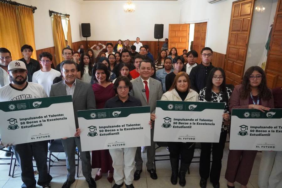 Ayuntamiento de Texmelucan entrega 50 nuevas becas a estudiantes de la UTH