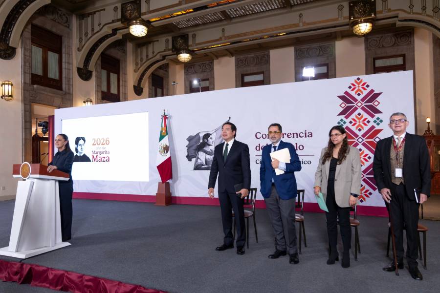 Sheinbaum llama a cerrar filas por mexicanos en EE. UU. y anuncia denuncias por 17 fallecimientos vinculados al ICE