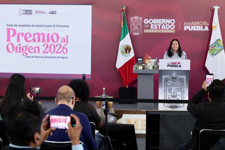Gobierno Estatal reconoce la excelencia del mezcal poblano con 