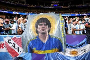 Suspenden audiencia por muerte de Maradona entre insultos y amenazas de abogados