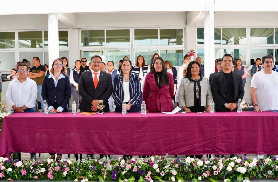 Tras firma de convenio, entrega Tonantzin Fern&aacute;ndez becas UDLAP a j&oacute;venes cholultecas
