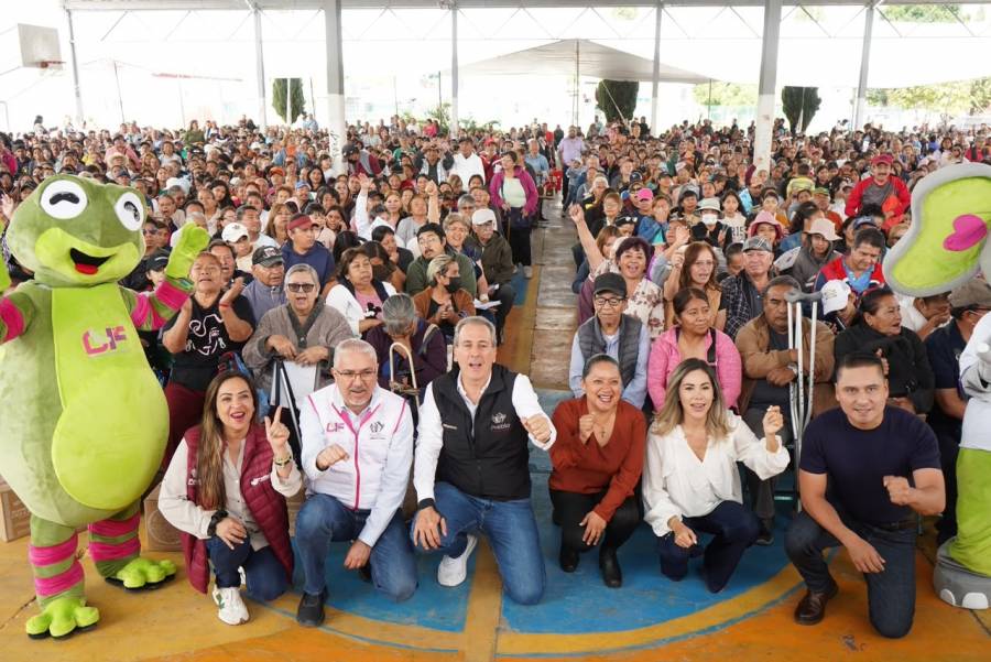Pepe Chedraui entreg&oacute; despensas del programa “Alimentaci&oacute;n Imparable” en Agua Santa