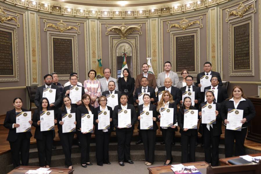 Congreso del Estado, sede de la entrega de t&iacute;tulos de la Licenciatura en Derecho Burocr&aacute;tico del INESAP