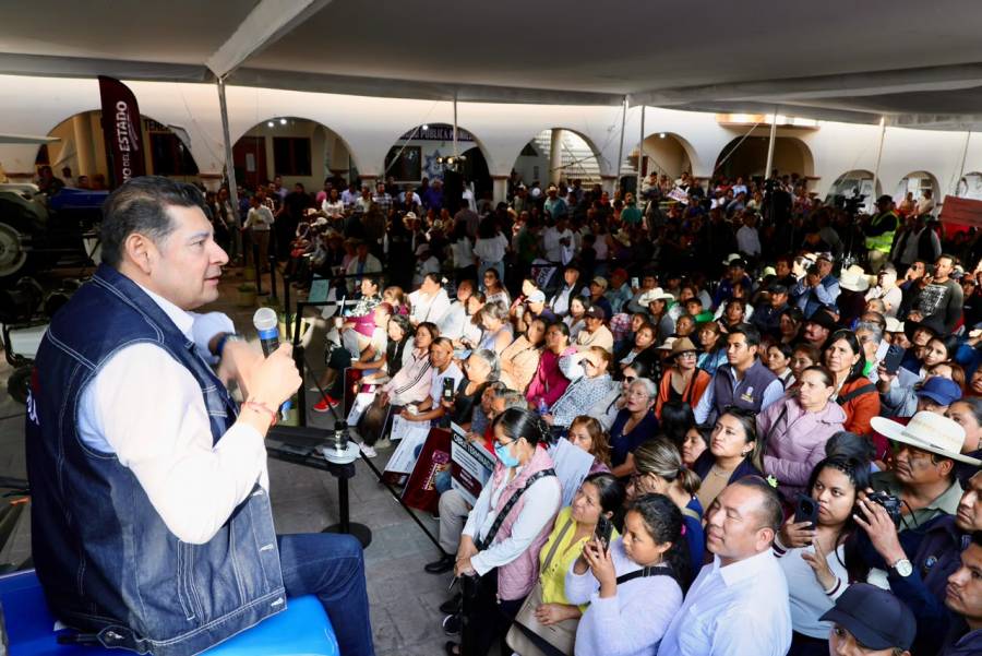 Microrregioacuten de Cuautinchan se beneficia con apoyos al campo infraestructura y vivienda