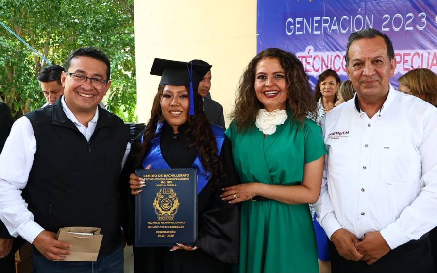 “La educaci&oacute;n debe ser prioritaria para generar desarrollo y garantizar el bienestar de las familias poblanas”: P&aacute;vel Gaspar
