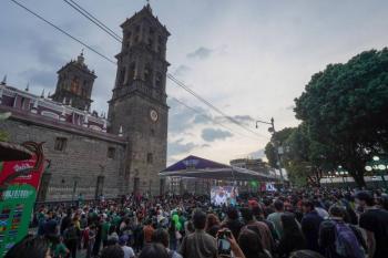 M&aacute;s de 100 mil personas disfrutaron de las actividades en el Z&oacute;calo con “El F&uacute;tbol Se Vive Aqu&iacute;”