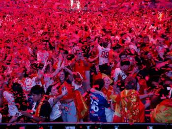 Celebraciones por triunfo de Espa&ntilde;a en el Mundial dejan muertos y heridos en Espa&ntilde;a y Argentina