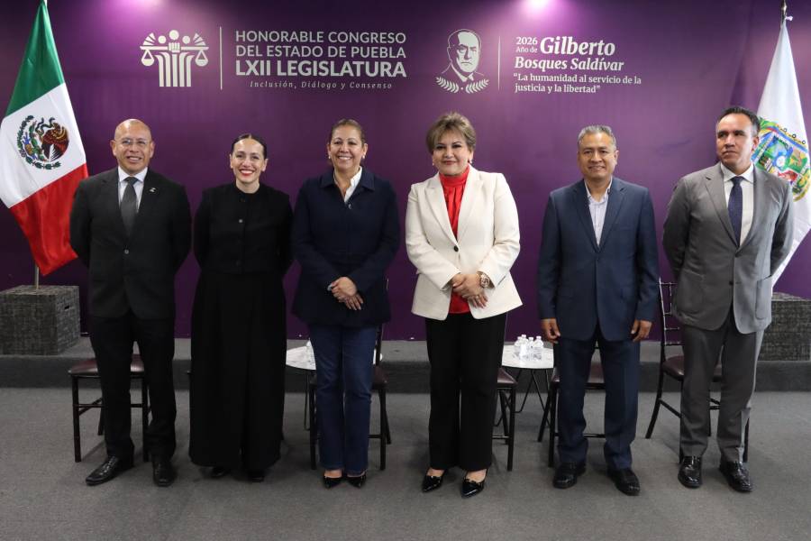 Reconoce Congreso del Estado a docentes de Educaci&oacute;n F&iacute;sica del BINE por 30 a&ntilde;os de servicio