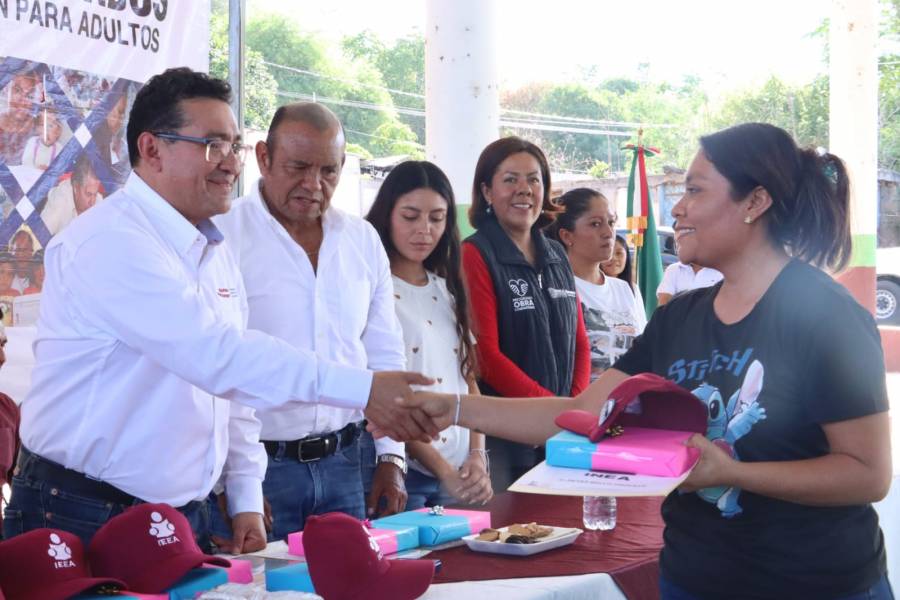 Refrenda diputado P&aacute;vel Gaspar compromiso del Congreso para fortalecer la educaci&oacute;n en todas las regiones del Estado
