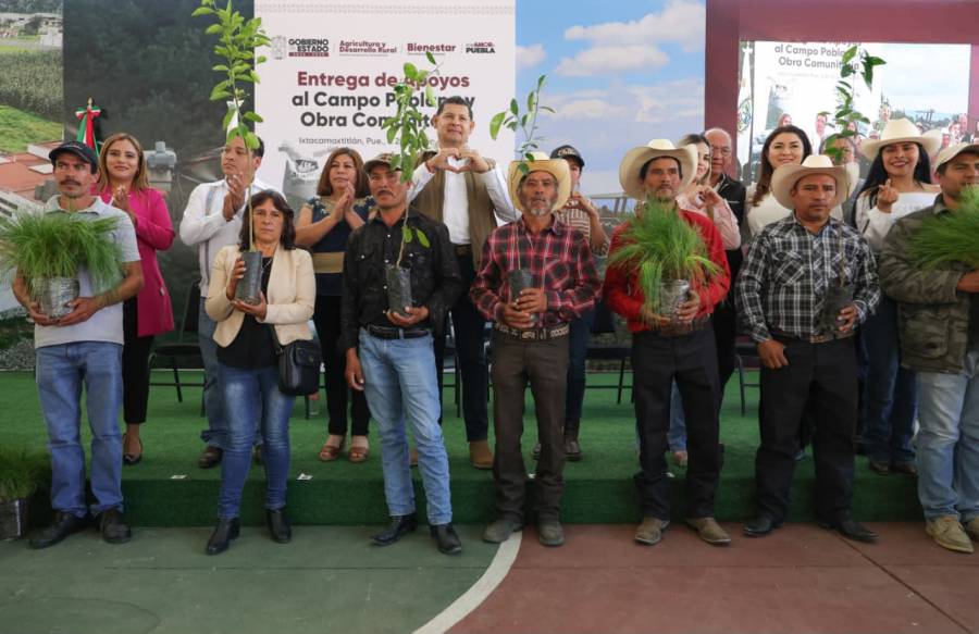 Ixtacamaxtitl&aacute;n Recibe Apoyos Estatales Sin Precedentes En Maquinaria, Fertilizantes Y Reforestaci&oacute;n