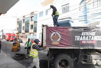 Gobierno de Pepe Chedraui impulsa movilidad segura con bacheo en la colonia El Carmen