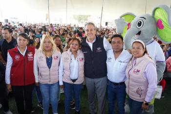 A trav&eacute;s del DIF Puebla Capital, entrega Pepe Chedraui m&aacute;s de 4 mil despensas en La Resurrecci&oacute;n